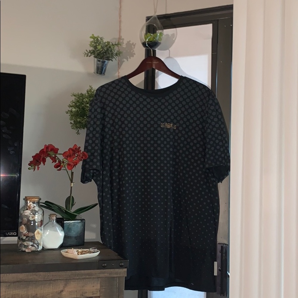 Men’s The Nike Tee Athletic Cut